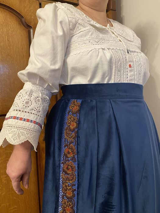 Costum popular cu zadie