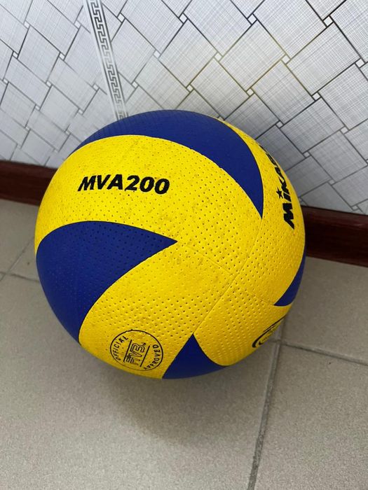 Волейбольный мяч Mikasa