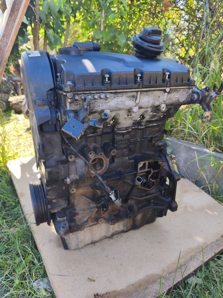 Motor 1.9 tdi BXE 77 kw 105 cp Volkswagen Passat B6 Golf 5 Jetta