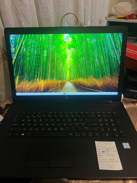 Hp 17.3” laptop i5 windows 11 pro