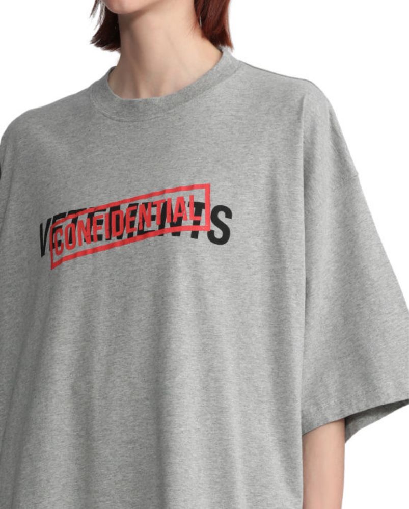 Vetements Confidential 2023 овърсайз тениска