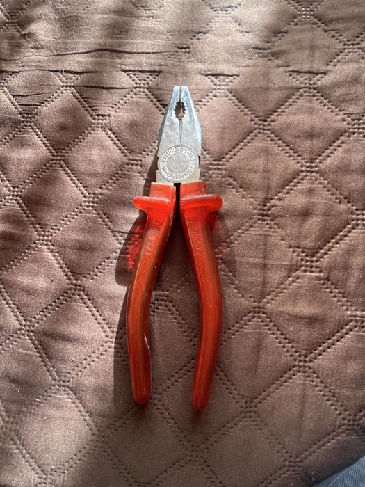 Cleste patent knipex