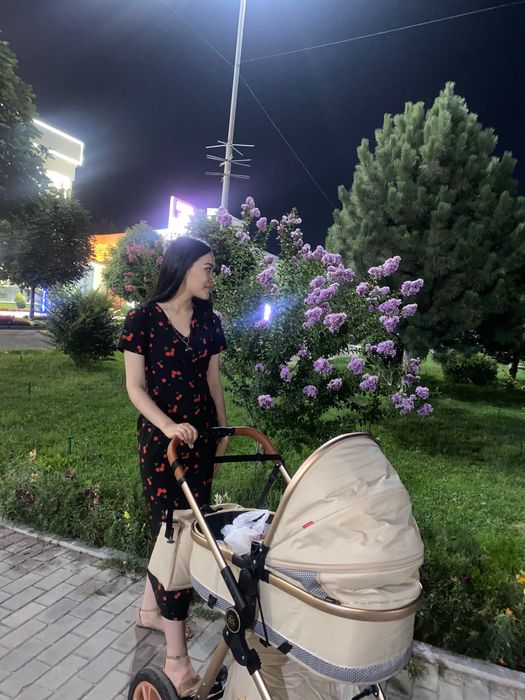 Коляска 9 в 1  состояние новое