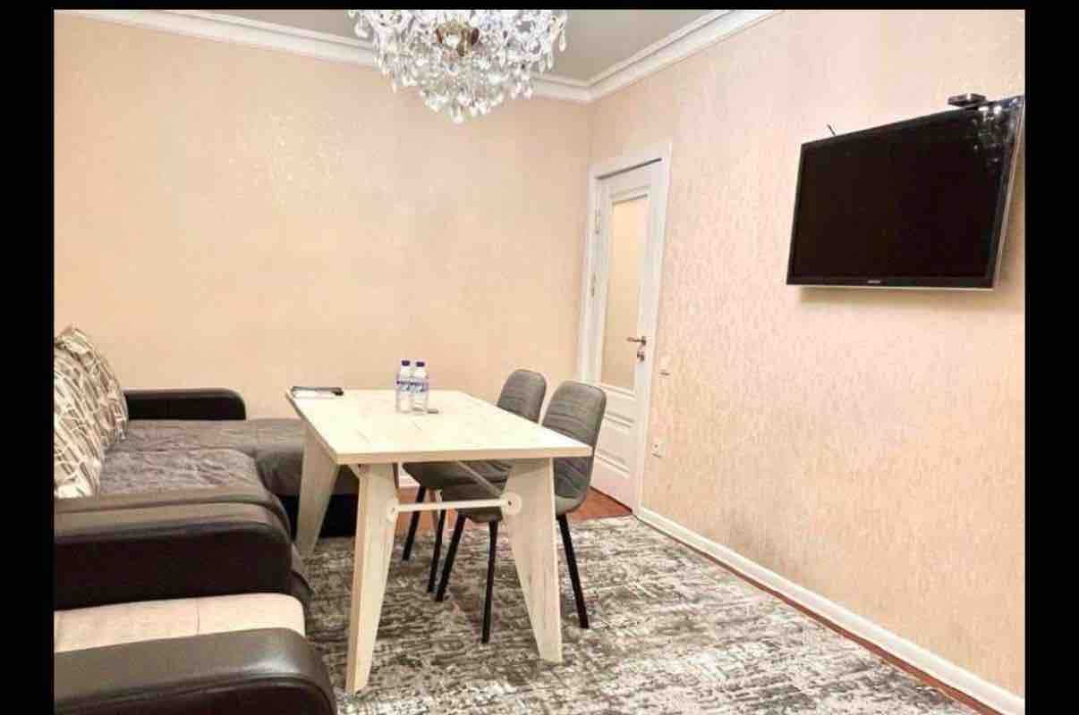 Продаётся 2-х комнатная квартира 65м2 ц1 орентир street 77