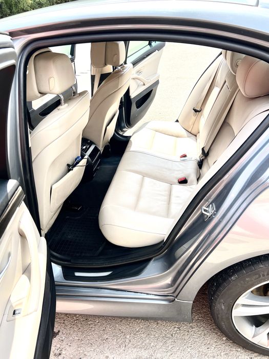Vând Bmw seria 5 F10 pachet M