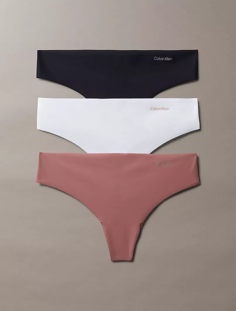 Нижнее бельё Calvin Klein