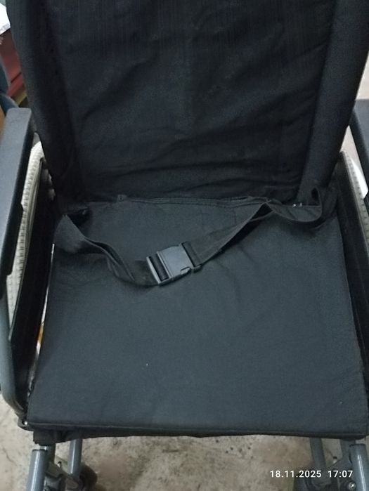 Продам инвалидную коляску