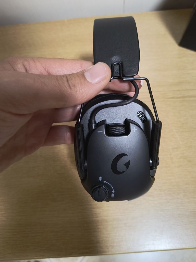 Чисто нови Bluetooth гейминг слушалки SPARK 02