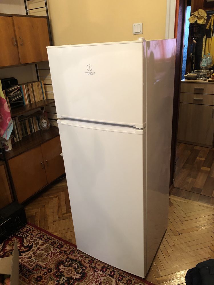 Хладилник с камера indesit в гаранция