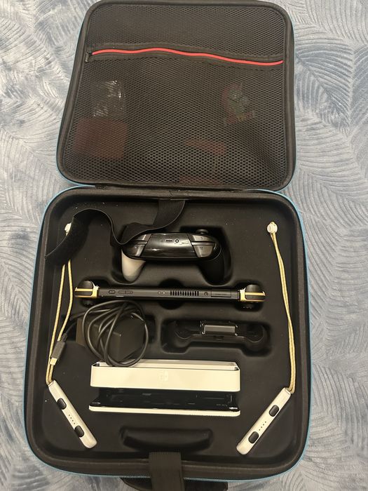 Продам nintendo switch oled очень хорошая комплектация