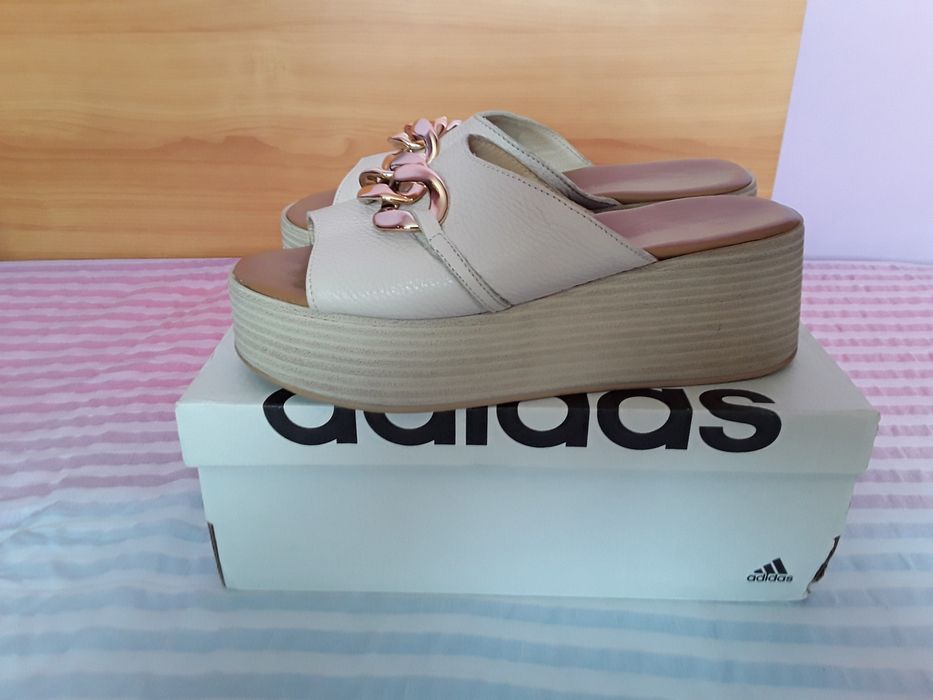 Vând Papucii cu Platforma Piele Naturală Mărimea 37 Italia