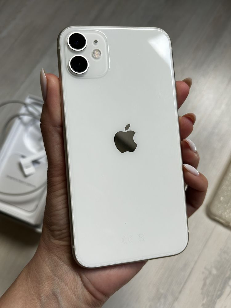 Iphone 11 бял 64 GB