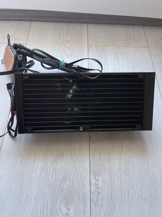 • Cooler RGB  • CORSAIR • liquid •