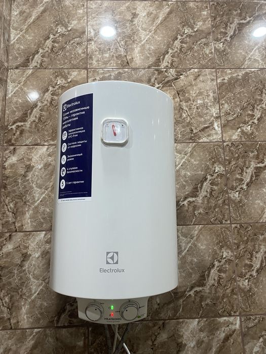 Бойлер Водонагреватель Electrolux EWH 30л.