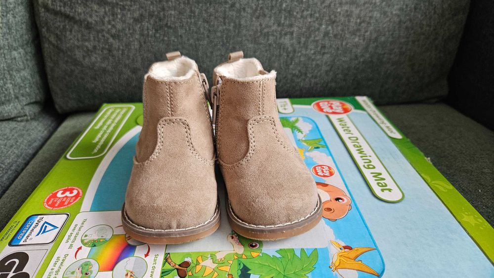 Бебешки боти H&M номер 18-19