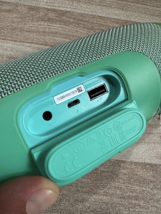 Vand Boxa JBL Charge 3