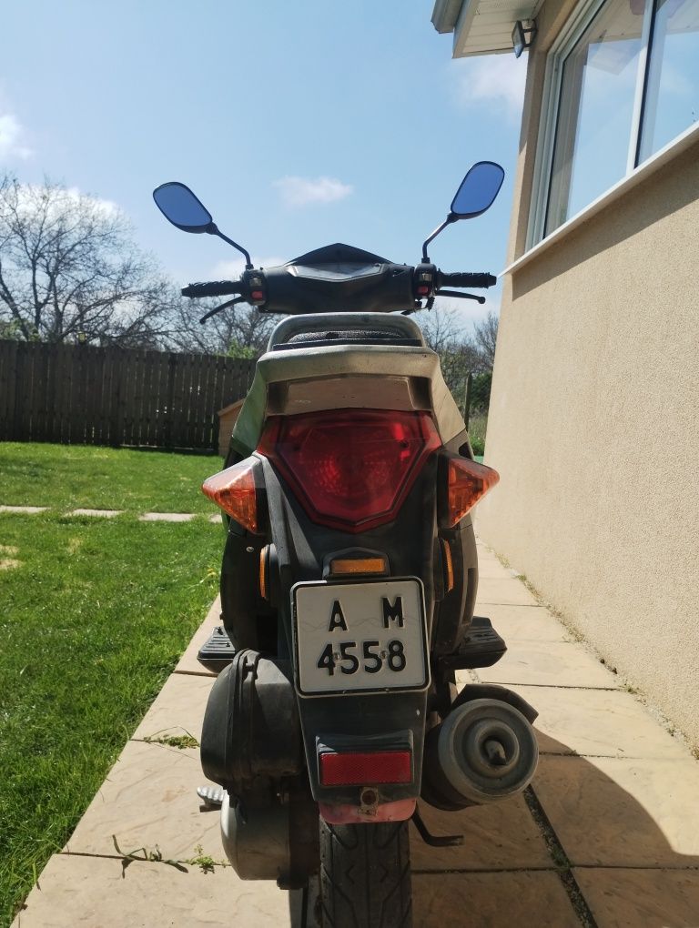 Продавам скутер 50сс