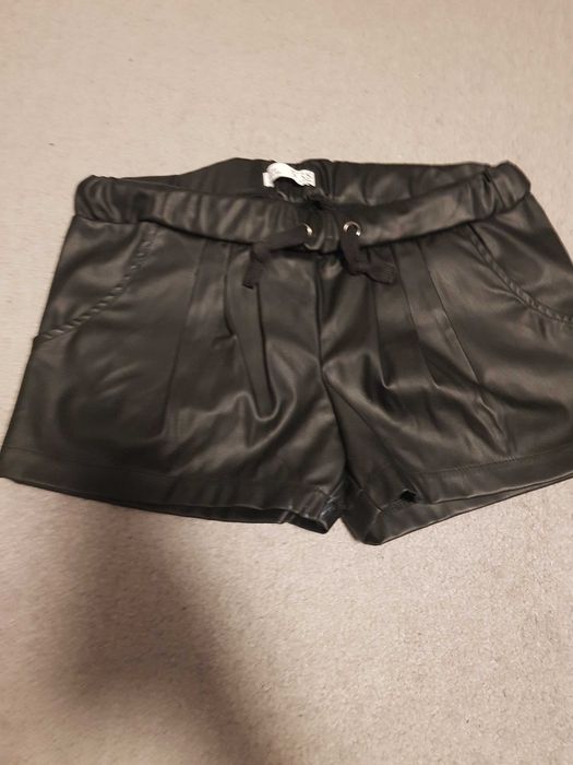 Pantaloni scurti piele noi s