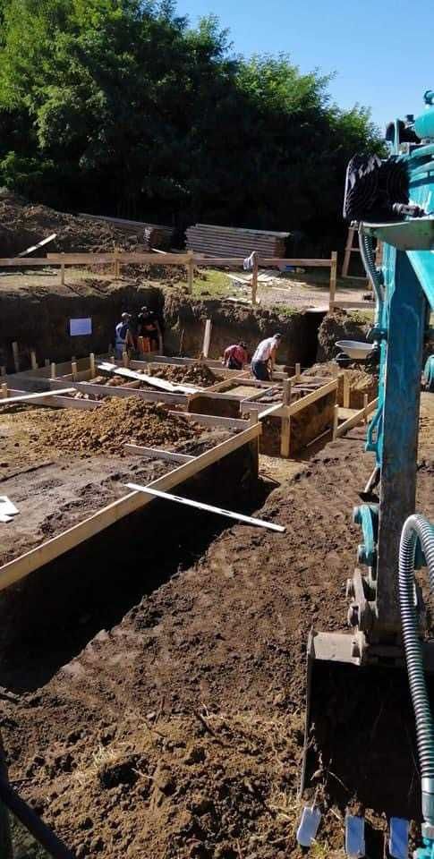 inchiriez miniexcavator 2,7 t
