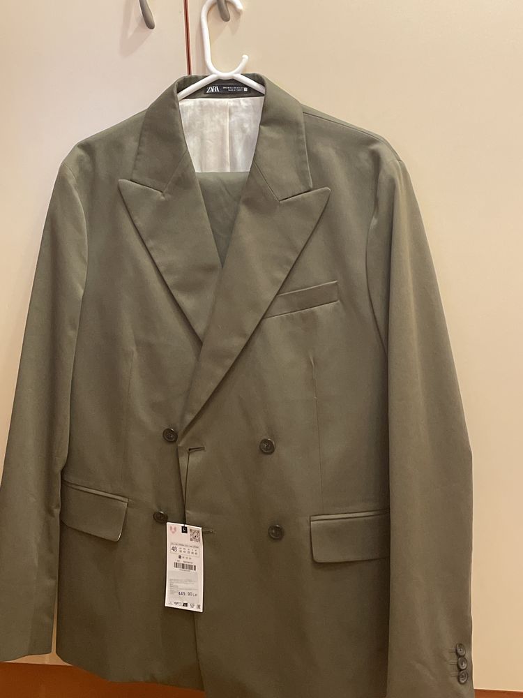 Vand costum nou Zara marimea 48 culoare kaki