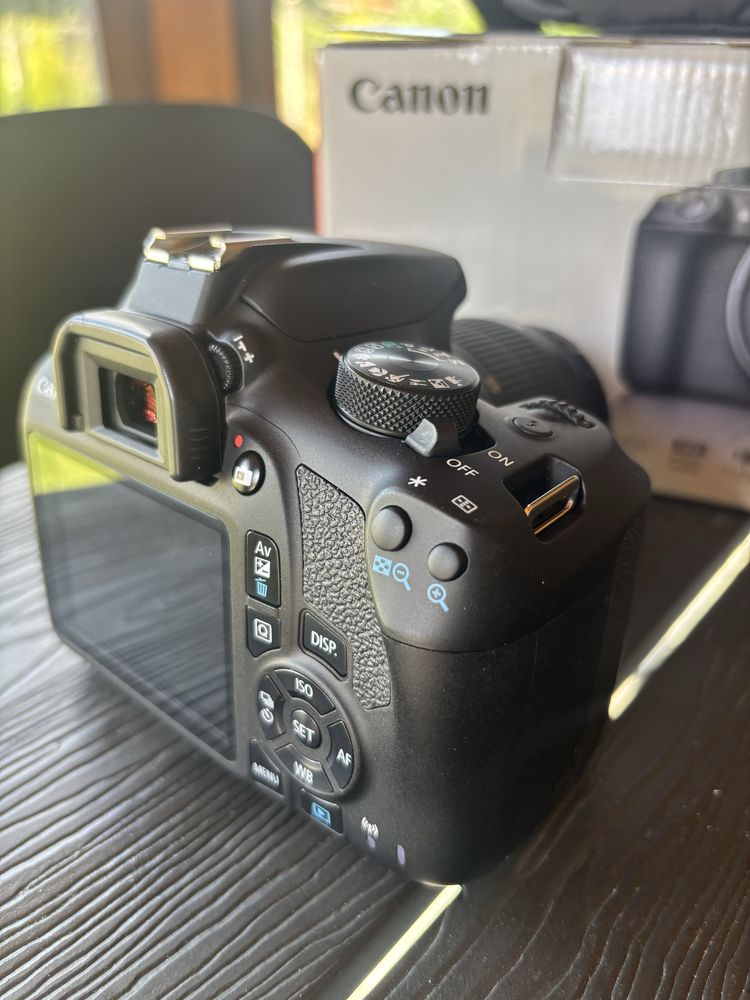 Canon EOS 1300D EFS 18-55mm + чанта