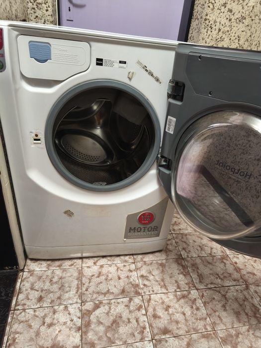 Пералня със сушилня Hotpoint Ariston