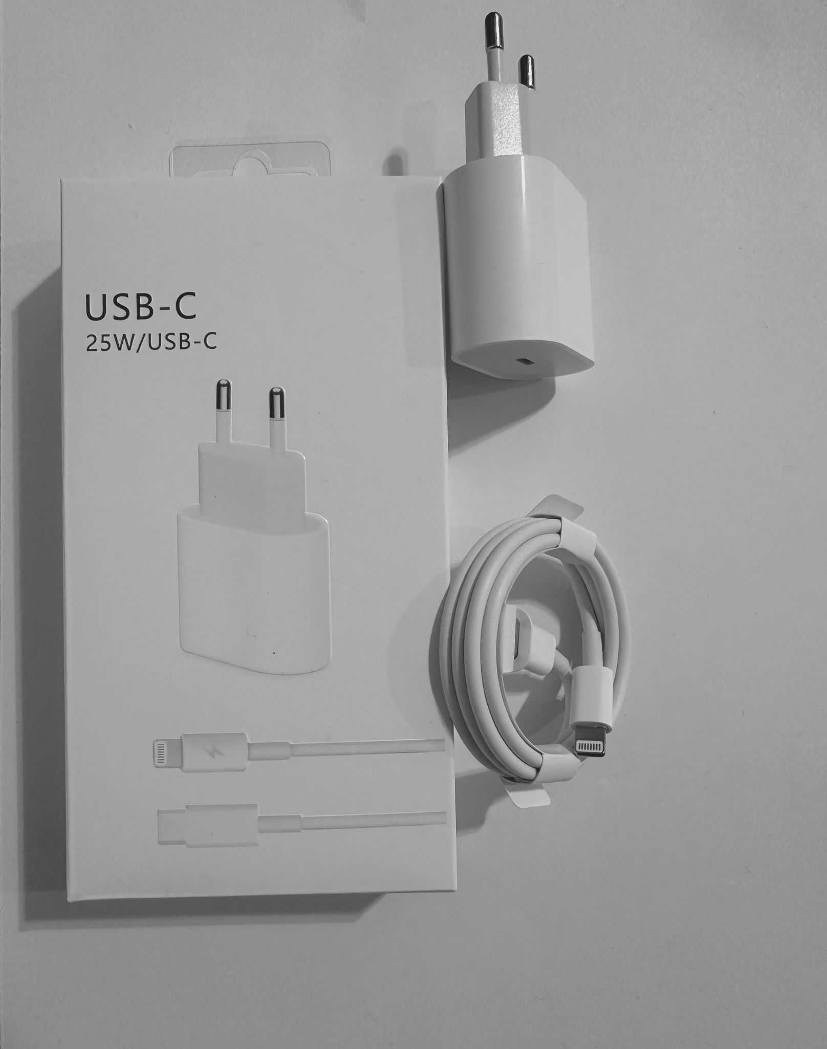 Incarcator si cablu de incarcare USB C- Lightning, iPhone, 25W, alb