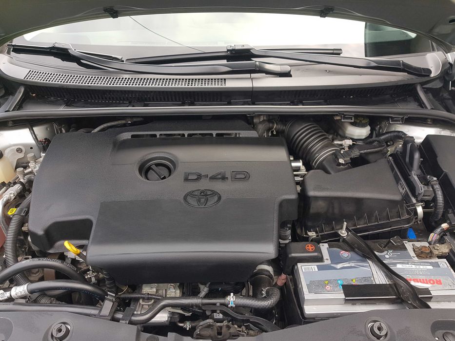 Toyota avensis  2d4d