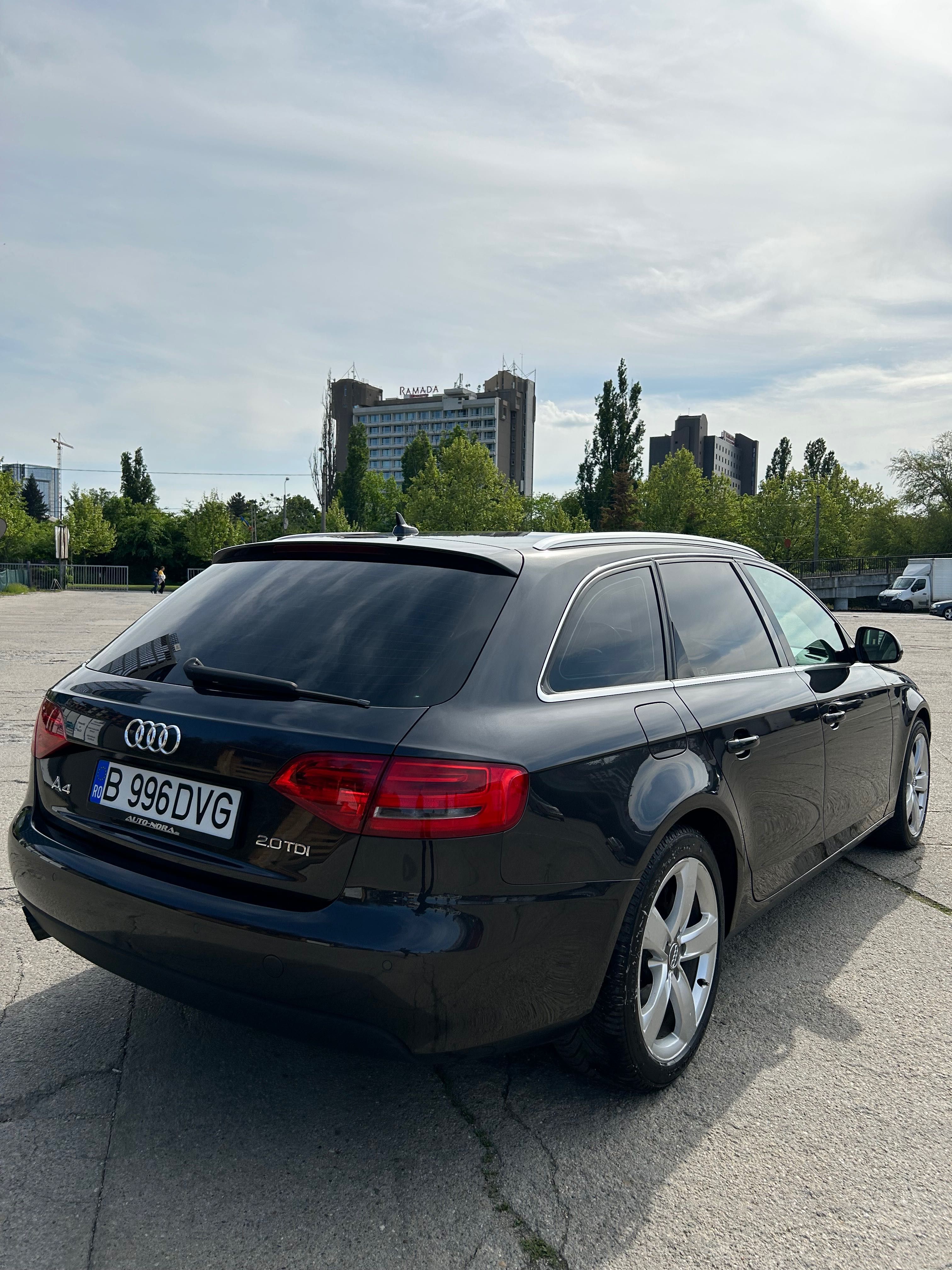 Audi A4 B8 Facelift 2.0 TDI 143CP Automată