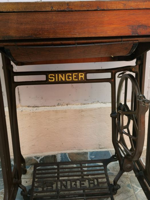 Mașină de cusut SINGER  veche