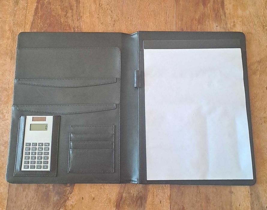 папка луксозна със соларен калкулатор Mline кожа черна A4
