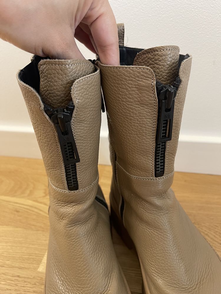 Ghete din piele Musette