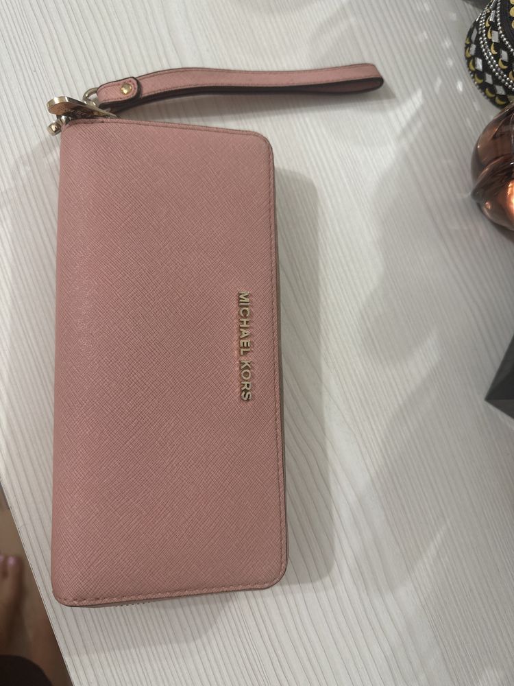 Продам кошелек Michael Kors