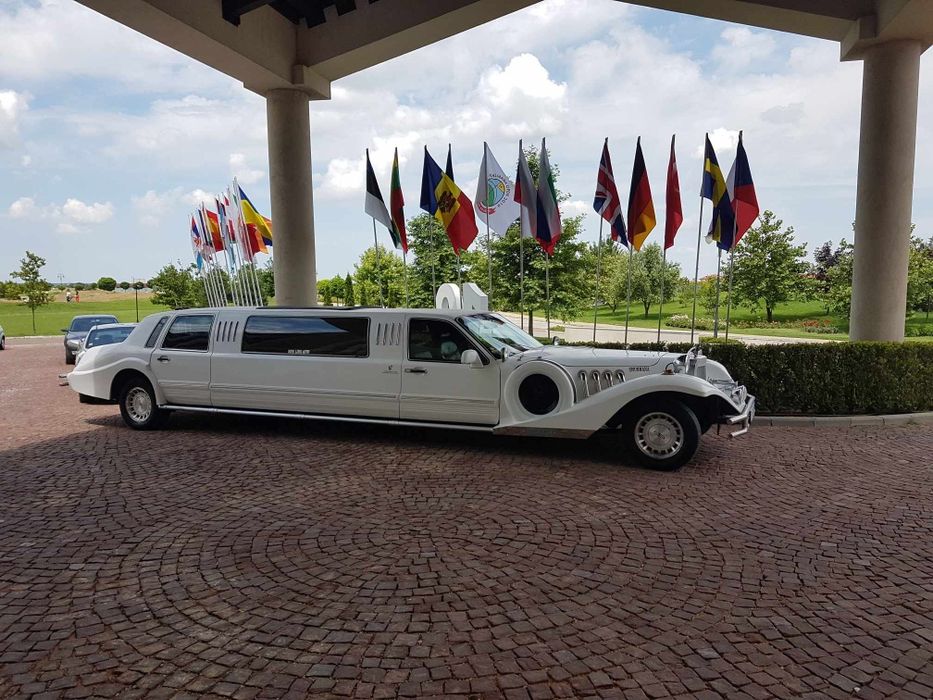 Ретро Лимузина Lincoln Towncar