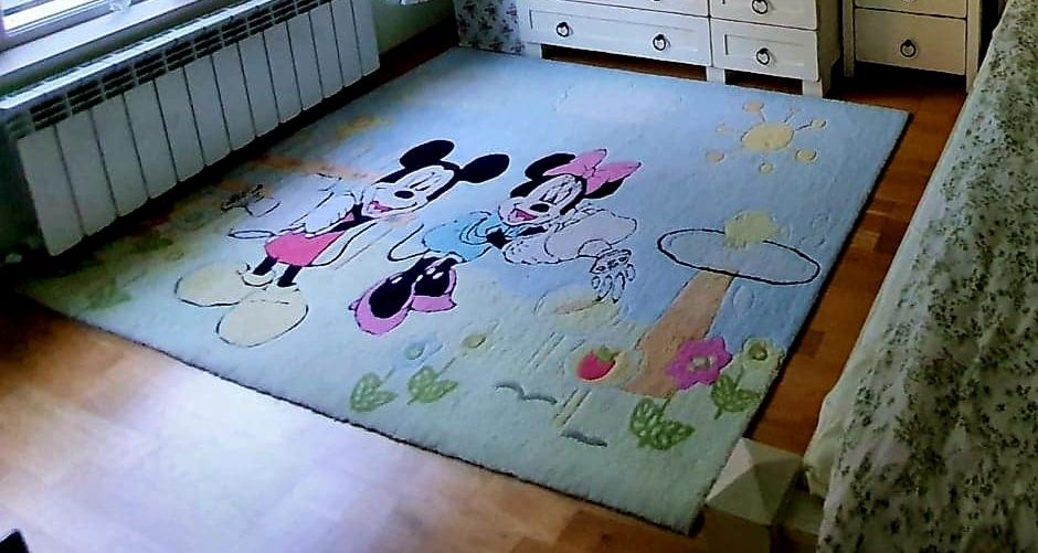 Продавам детски килим,серия Дисни