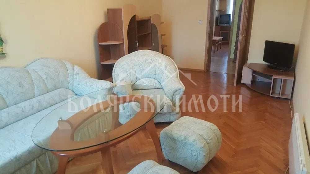 Дава се под наем Тристаен апартамент в Велико Търново, Център - 100 кв.м за 459 € - Снимка #1