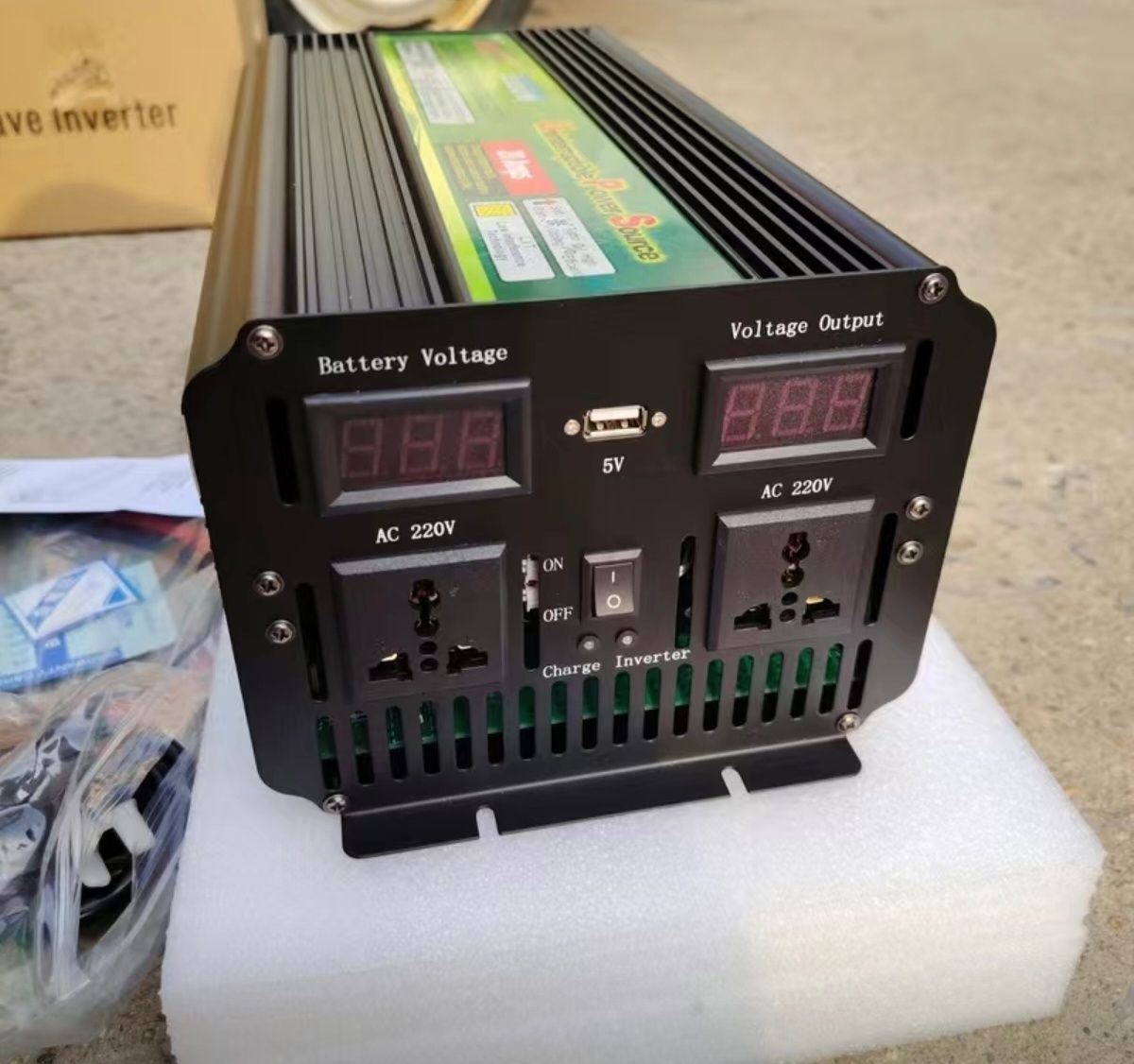 Инвертор 12/220v 2000/4000ват с функцией заряда аккумулятора инвектор