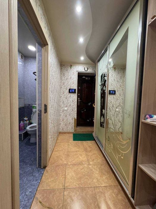 Чиланзар-4. Кирпичный дом. 2\4\4. Евро, метро Мирзо Улугбек. TL