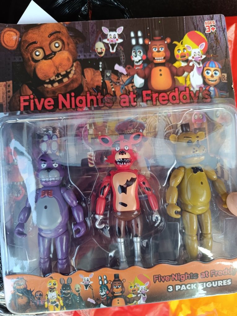 Комплект пластмасови играчки Five Nights at Freddy’s,3 фигури с маски