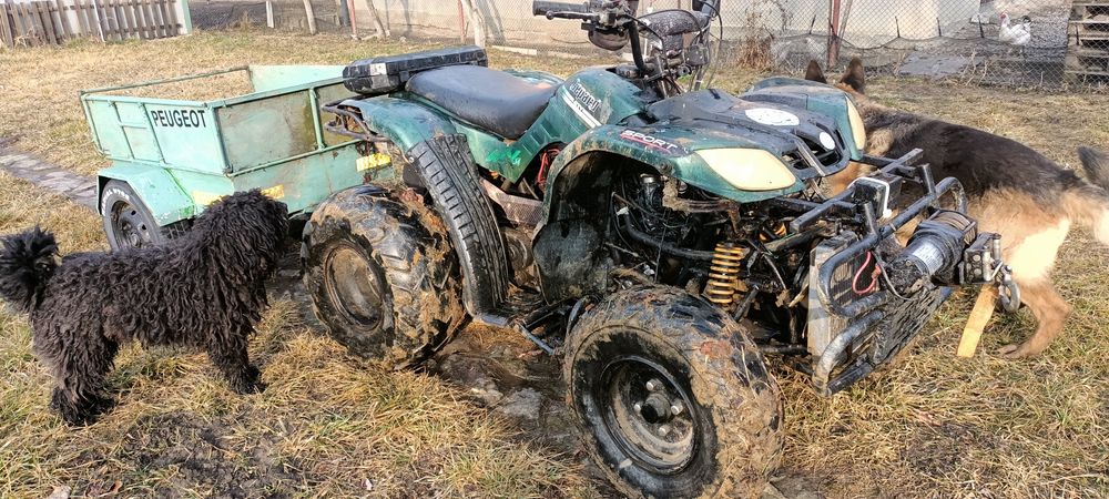Vând ATV cu remorcă