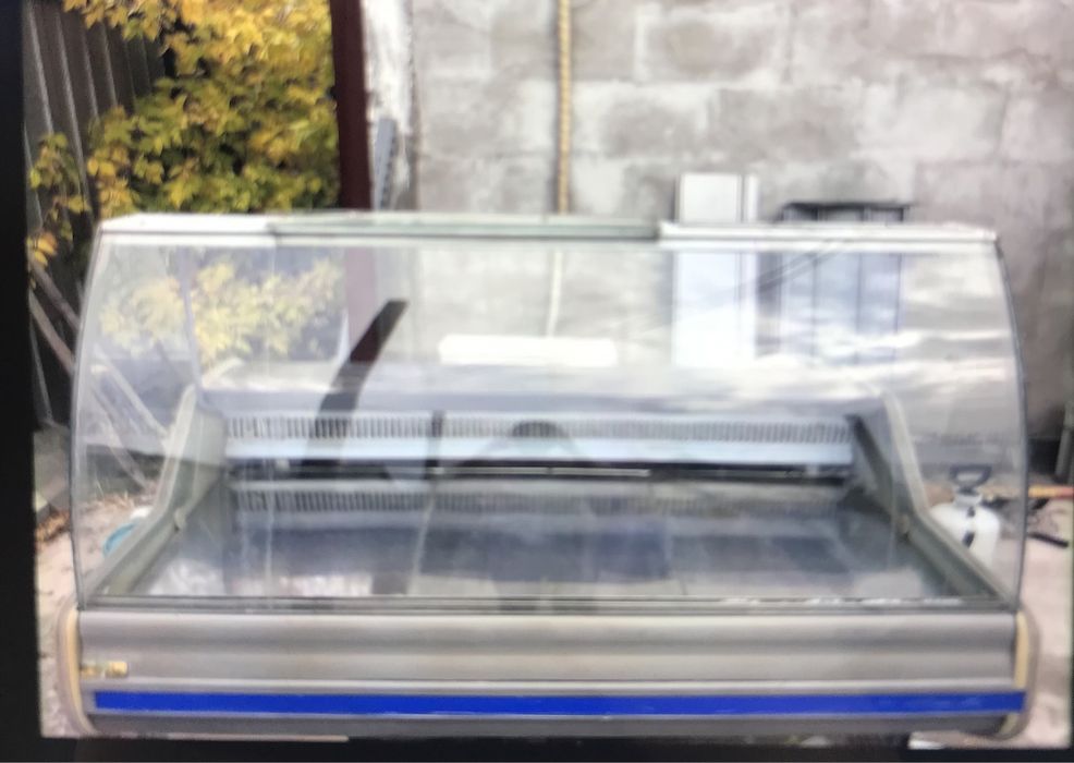 Витринный холодильник