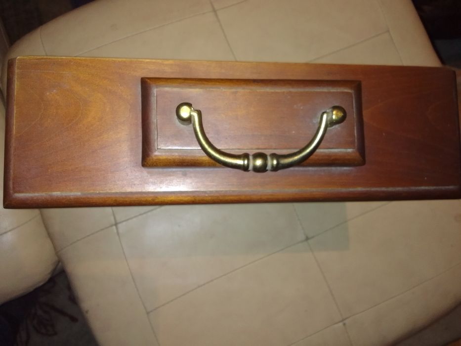 Настолна поставка за бюро