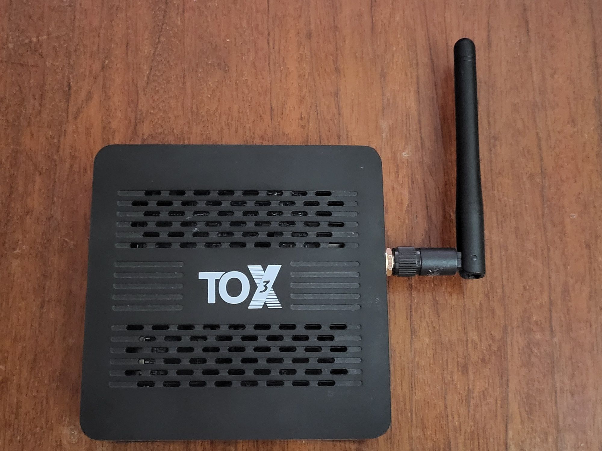 Продаю ТВ Box Ugoos TOX3 4/32ГБ