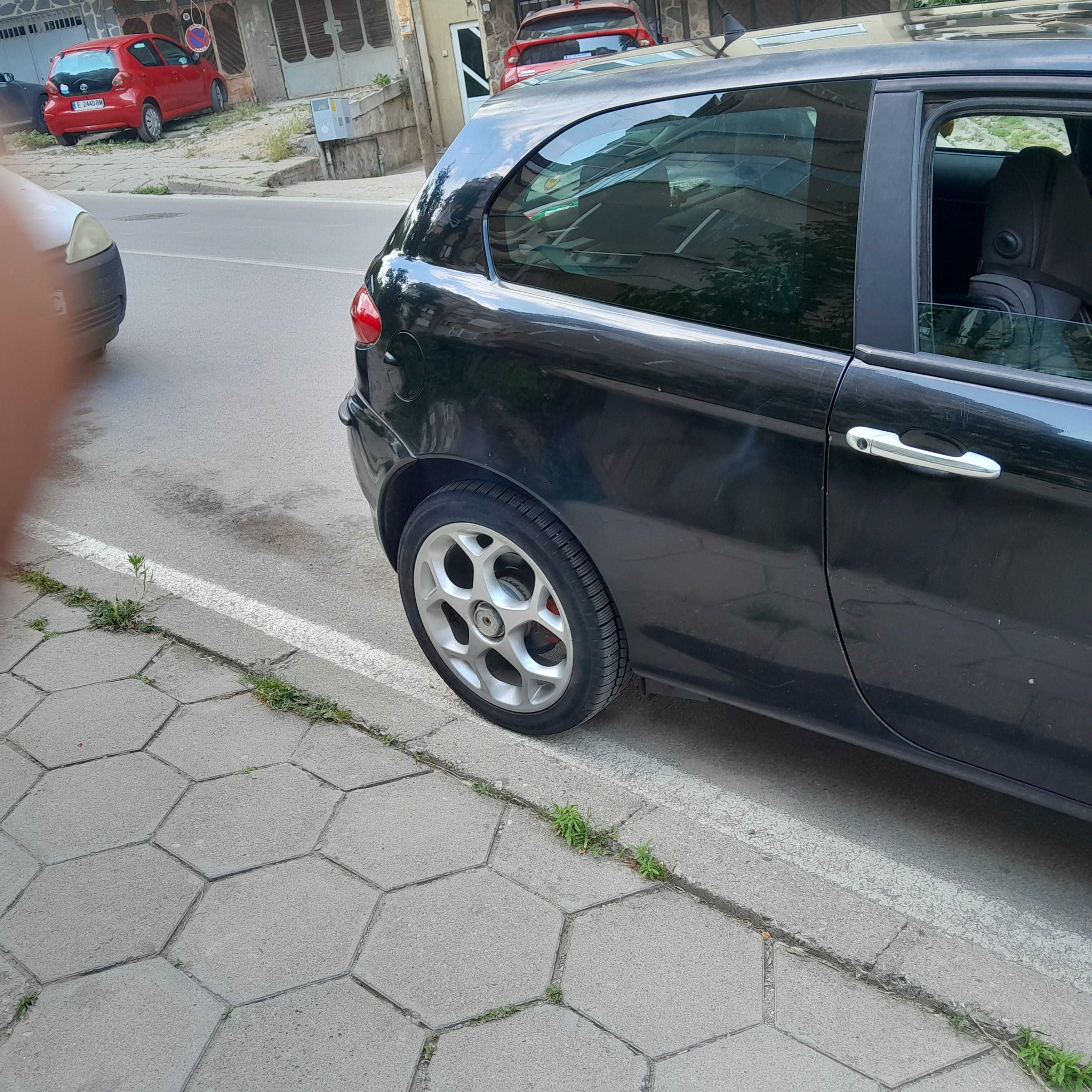Продава се Алфа Ромео 147 JTD 1,9 може и бартер