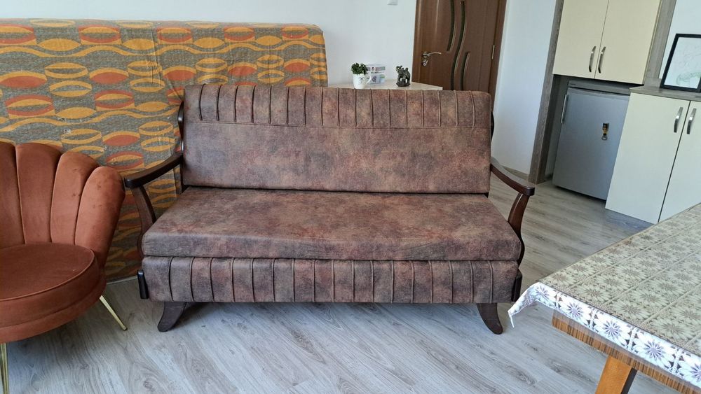 Диван триместен разтегателен