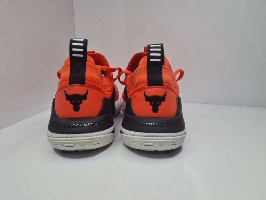 Маратонки Under Armour Hovr 
 Project The Rock 

Чисто нови.

Размер 3