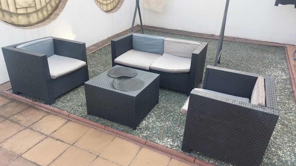 Set masa+ 2 fotolii + canapea