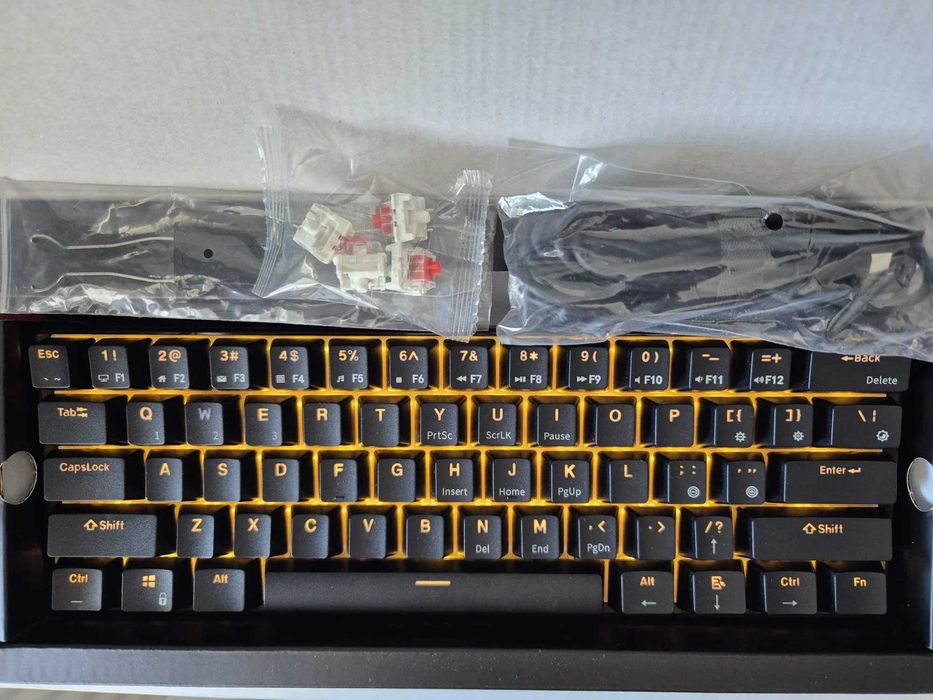Tastatura Mecanica ROYAL KLUDGE RK61-US Wireless/Bluetooth/Wired 60%