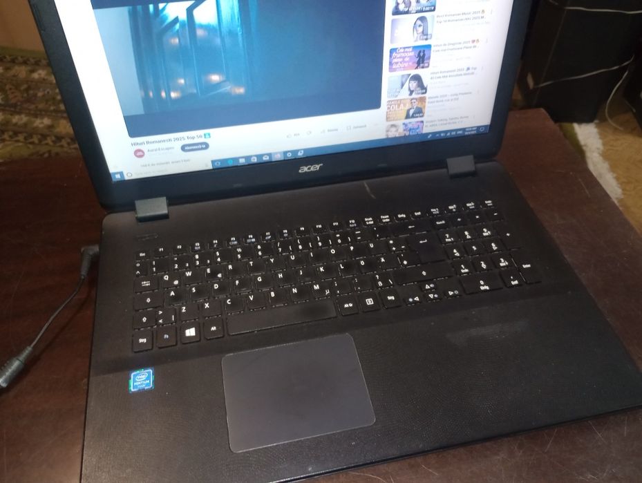 Acer ES1,  Intel Quad Core, baterie ok,displ. 17 inch, bun tester auto