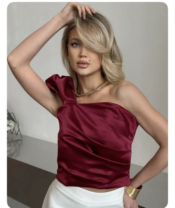 Топ красивый атласный